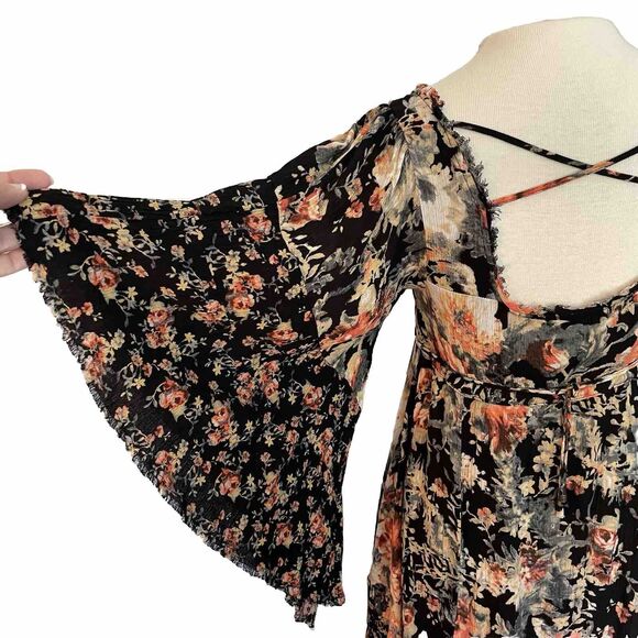 Free People Mini Dress Sz XS Heart Of Gold Dark Floral Boho Bell Sleeve Fairy - Picture 15 of 16